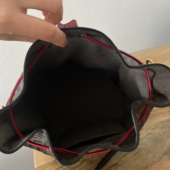 FENDI Mon Tresor Small Bucket Bag Embossed - Picture 8 of 11